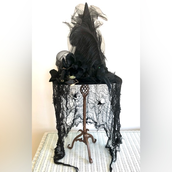 Black, witchhat, pink feathered brim & Baby bone hands. 19" x 19" - Picture 11 of 16